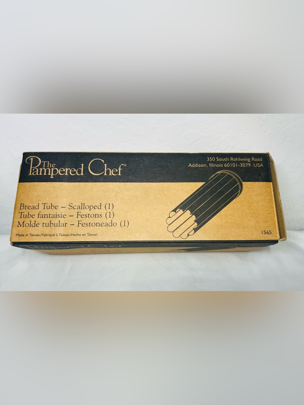 Vintage Pampered Chef Scalloped Bread Tube #1565 New Open Box w/ Recipe Cards